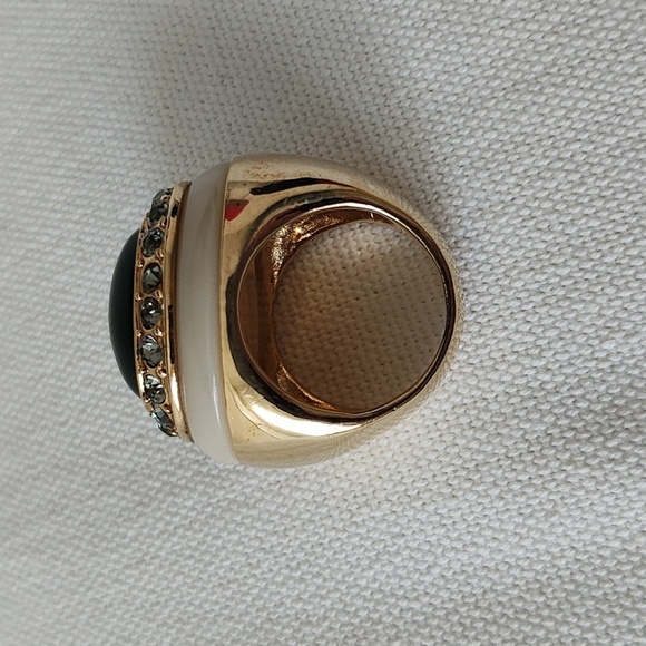 BR Elegant Emerald Vintage Style Rng - Picture 5 of 13